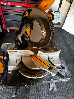 Dewalt 12” Miter Saw w/ 3 blades