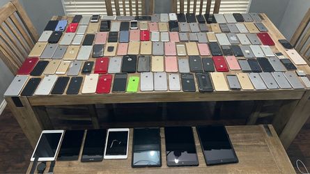 iPhones (READ DESCRIPTION)