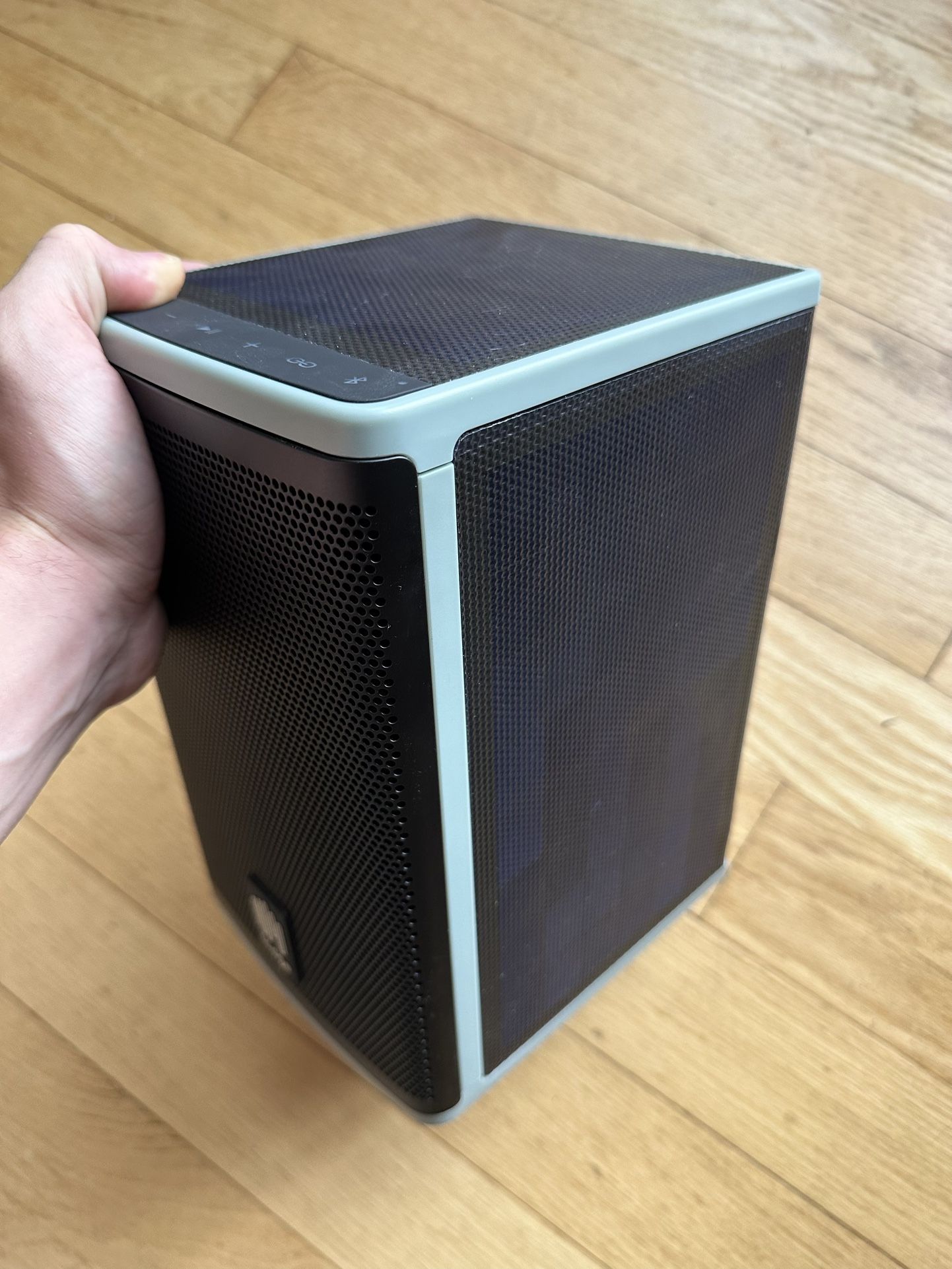 Lodge Bluetooth Speaker Waterproof Solar Powered