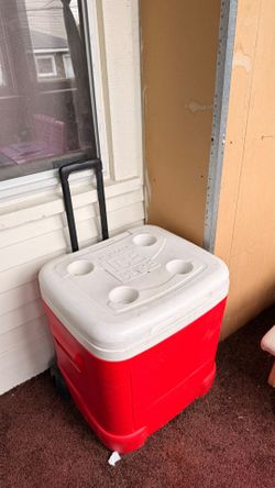 2. Igloo Ice Cube 60 Qt Rolling Cooler with Wheels