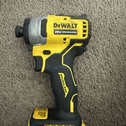 Dwalt Impact Driver 