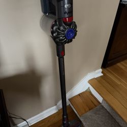 Dyson V7 Motorhead Pro Cordless Vacuum