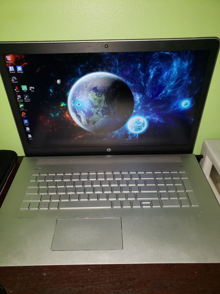 HP Pavilion Laptop 17inch *upgraded SSD*