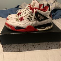 Jordan 4 Fire Reds 
