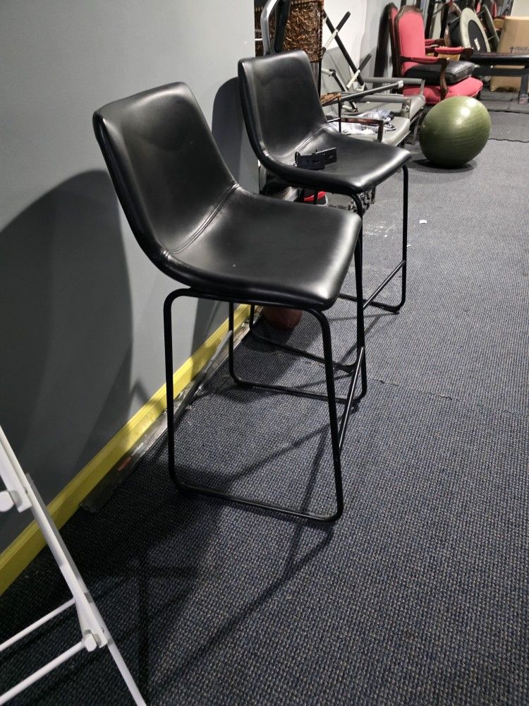 2 Kit. Or Bar Stools
