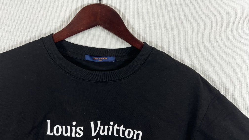 Louis Vuitton black/green T-Shirt for Sale in Mansfield, TX - OfferUp