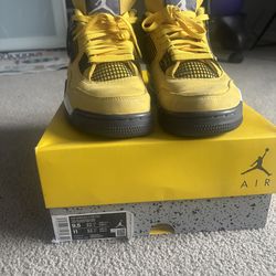 Jordan 4 lightning