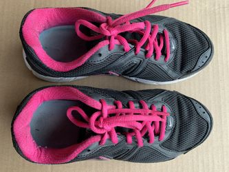 Nike DART 9 Women Shoe Size 8.5