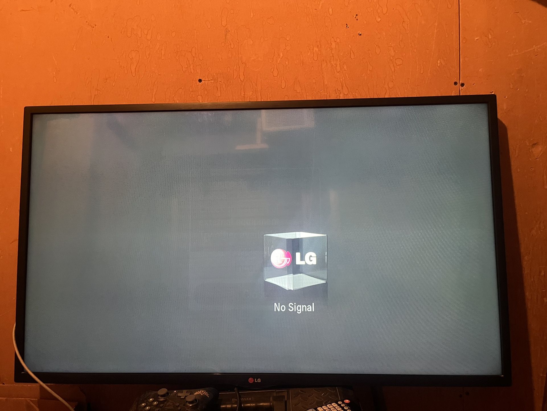 Beautiful 42” LG TV