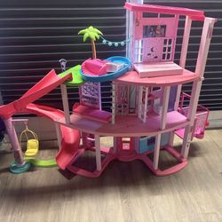 Barbie Dream house 