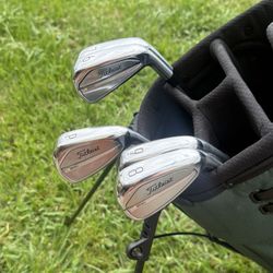T200 Titleist 6-Pw RH + Jones Bag