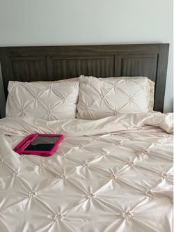 Bedroom set