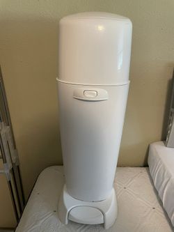 Diaper Ginie With Extras 