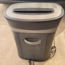 Office Professional Shredder OM02750 10 -Sheet, 3mm X 9mm Micro-cut