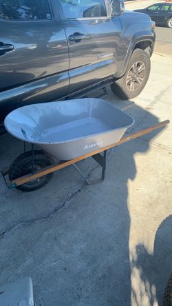 Heavy duty Steel wheelbarrow