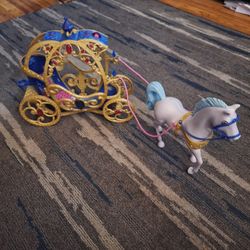 Disney Princess Rolling Carriage