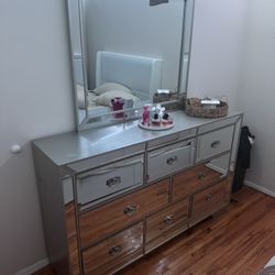 8 Drawer Dresser 