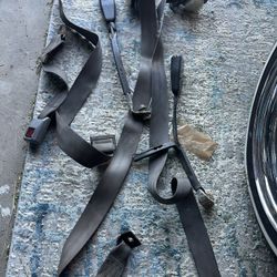 86 Mazda B2000 Complete Seat Belts