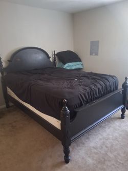 Queen frame and box spring