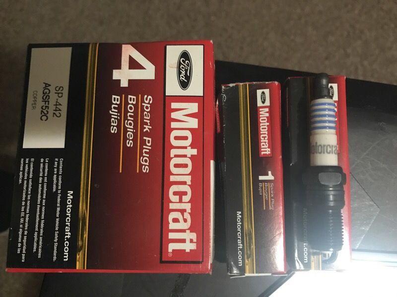 Spark plugs brand new in the box SP-442 AGSF52C