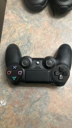PS4 controller