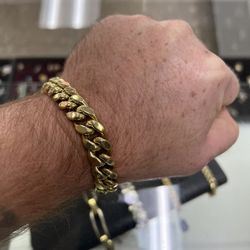 10k Gold Semi Hollow Cuban Link Bracelet - 8.5” - 34.8gr