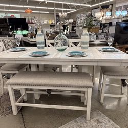 Beautiful 6pc Dinning Table Set