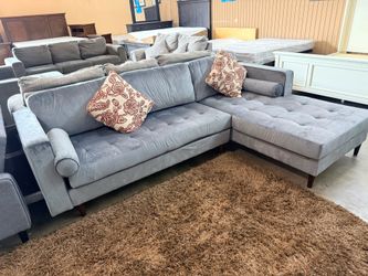 Velvet gray sofa estilo L .