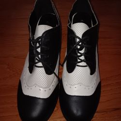 CHASE + CHLOE SIZE 11 Black And White Heels Some Stains As Seen In Pictures a Little More Visible In Person $40 O.B.O.