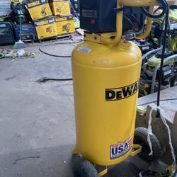 Compressor Dewalt 27 Gallons 