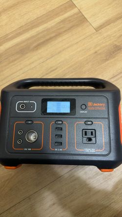 500-Watt Continuous/100-Watt Peak Output Power Station Explorer 550 Push Button Start Battery Generator for Outdoors