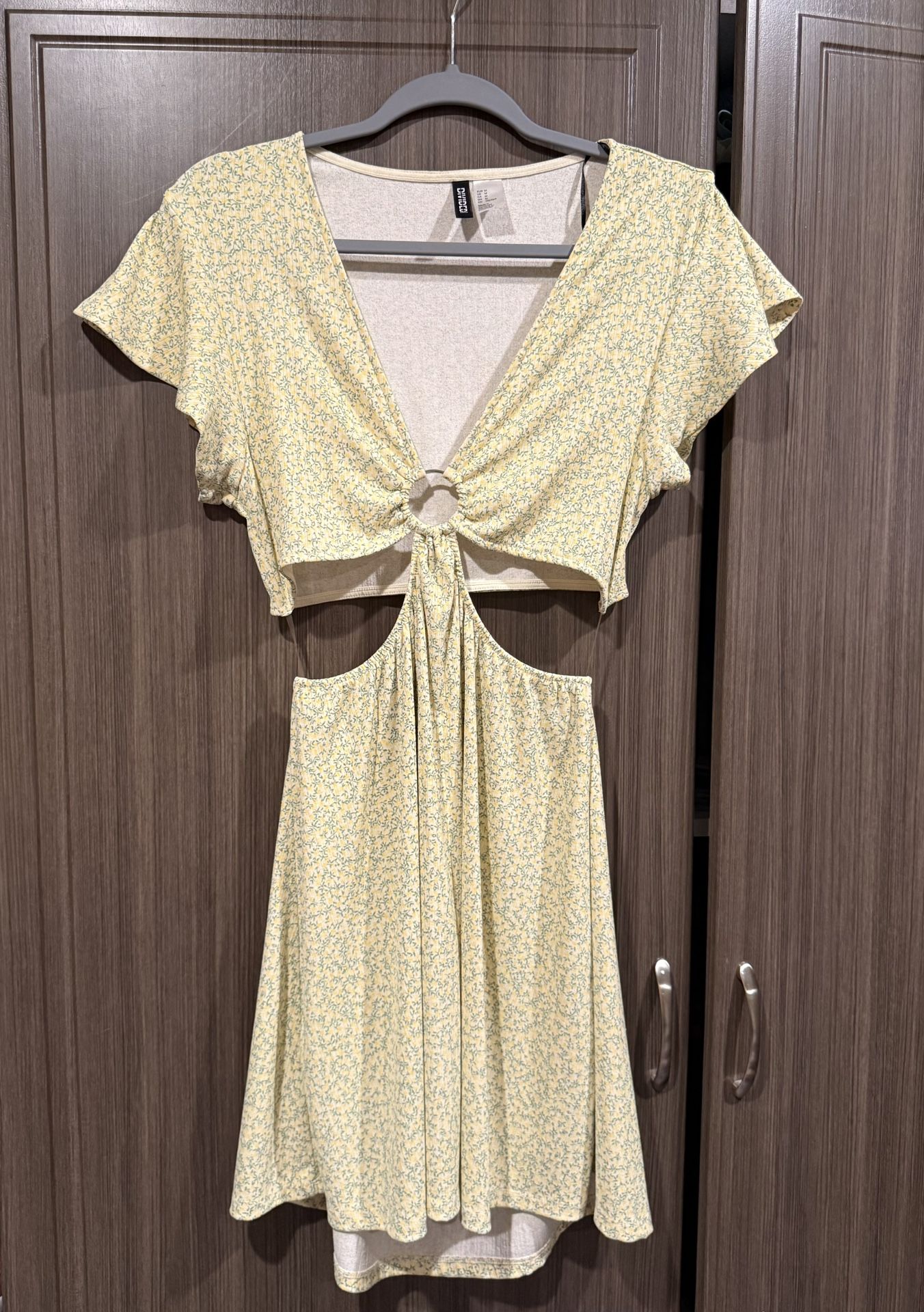 Divided Yellow Floral Open Dress (M)