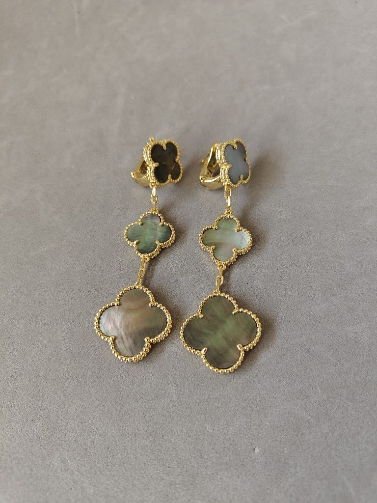 VCA Earrings Grey Mother Of Pearl 18k Yellow Gold Plated