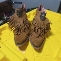 Size 10 Cowgirl Suede Heels ....Fringe Concho