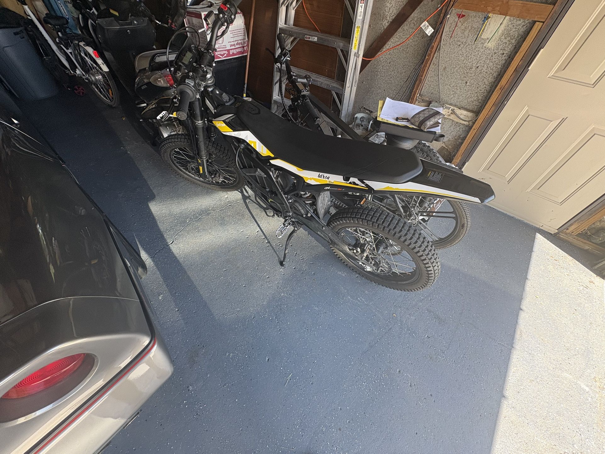 Surron Ultra Bee 2024