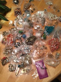 Vintage Estate Jewelry- Over 1000 pieces