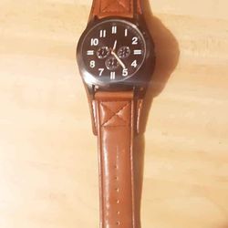 Men's Watch With Leather Strap