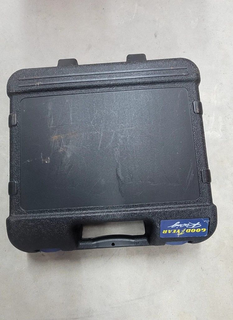 $100.00
Goodyear Racing 33609 Blue 24 Volt 1/2 Inch Lightweight Cordless Impact Wrench