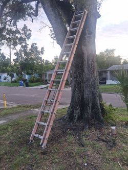 28' Fiberglass Extension Ladder