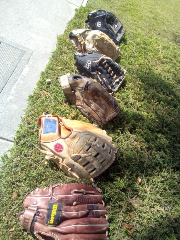 BASEBALL SOFTBALL GAME USED BROKEN IN GLOVE