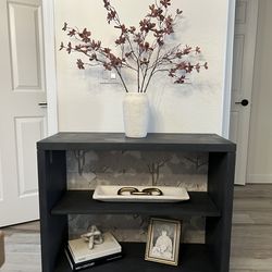 Beautiful bookshelf - entry table