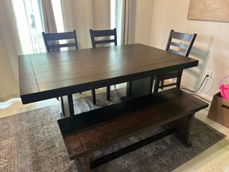 Dinner table set of 5