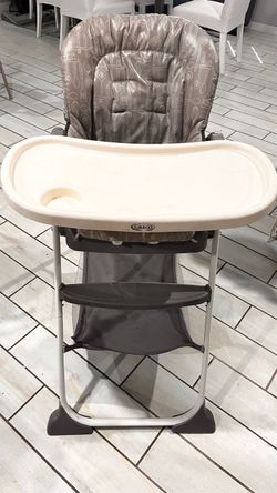 Graco® Slim Snacker High Chair, Ultra Slim, Fast-Folding, Multiple Recline Positions, Comfortable Feeding, Whisk