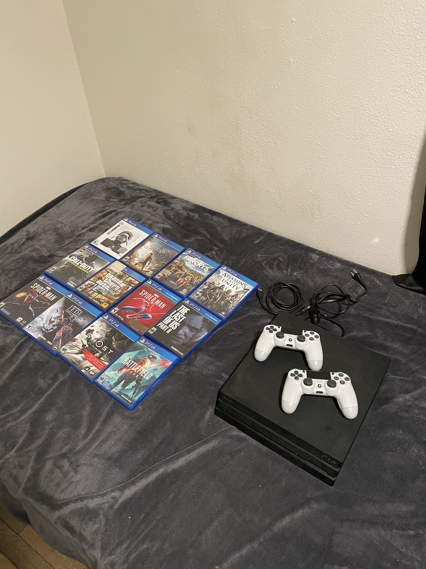 PS4 PRO TWO CONTROLLERS 