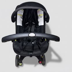 Doona Car Seat & Stroller – Nitro Black – Expires June 2028!