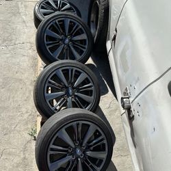 Suburu Rims 5 Lugs 235/45/17