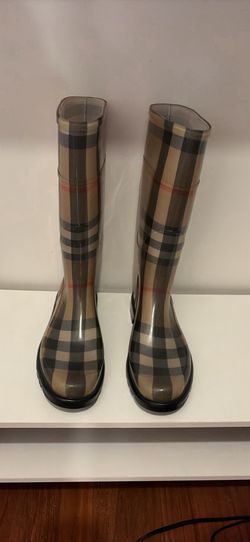 Burberry boots