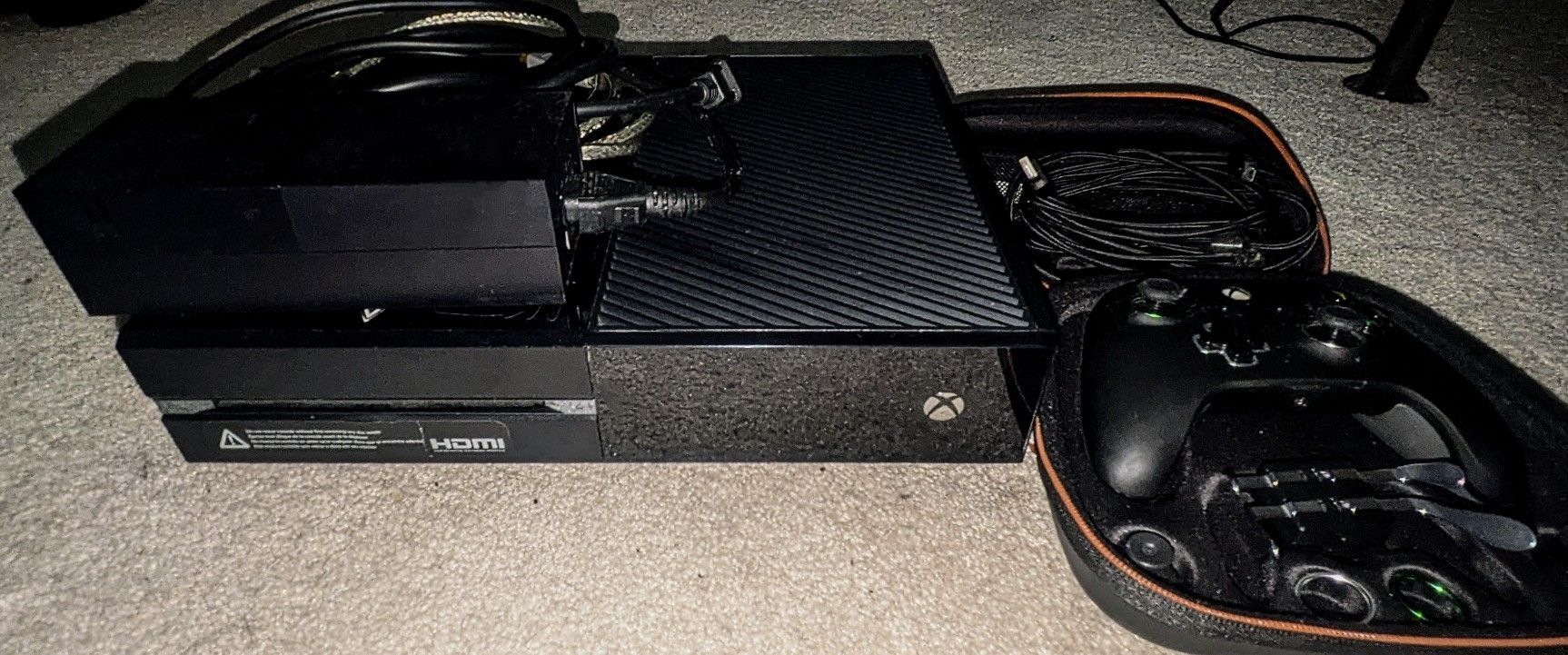 Xbox One 1TB Console []&[] Fusion Pro Wired Controller for Xbox One x|s ( extra parts & case )