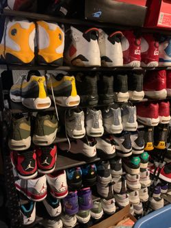 Dm to get a pair (NEED OFF HANDS) majority size 11-12