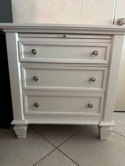 White Nightstand 29x31x16.5 in